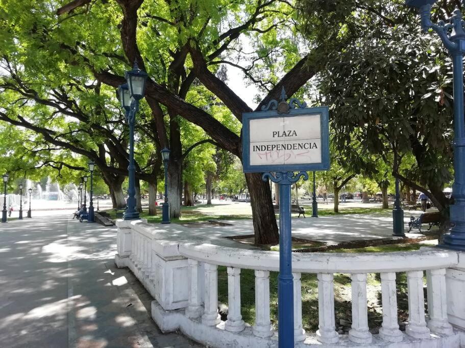 Petit Rivadavia En El Corazon De Mendoza Lägenhet Exteriör bild